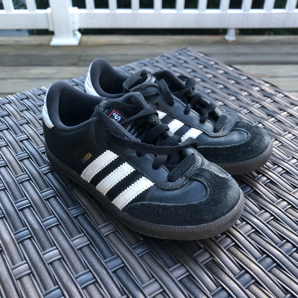 indoor soccer shoes